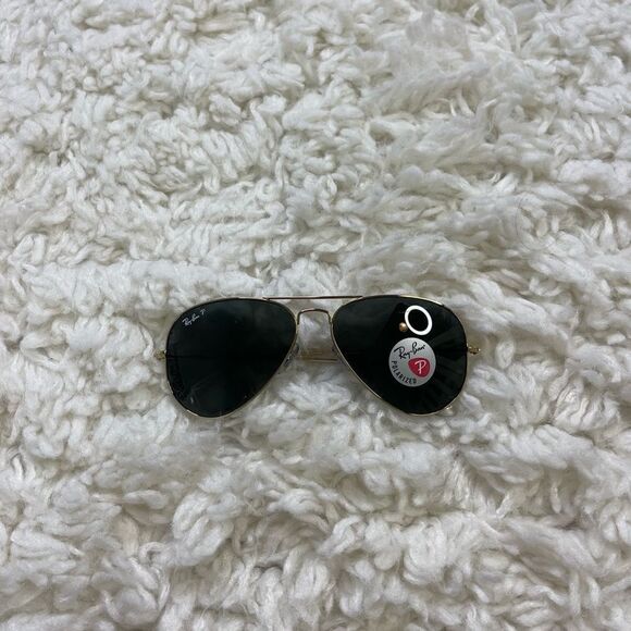 Ray Ban Classic Aviator Black & Gold Sunglasses - Picture 4 of 9